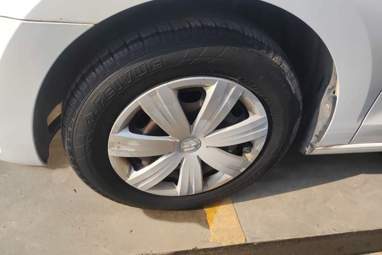 Used Volkswagen Jetta 2015 Value Edition 1.6L Automatic Fashion Version
