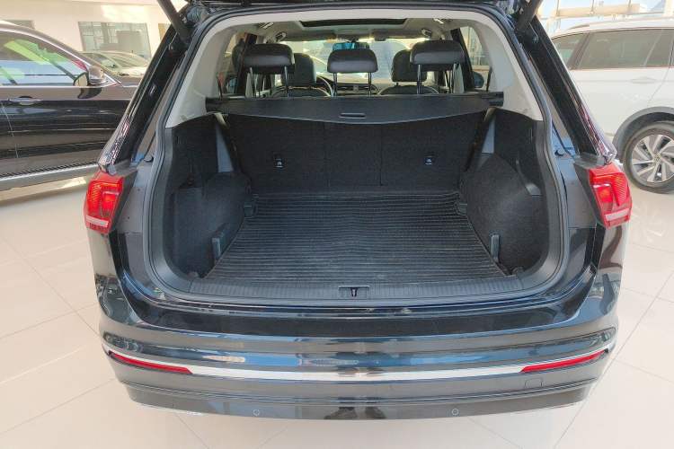 Used Volkswagen Tiguan L 2021 330TSI Automatic Two-Wheel Drive R-Line Enhanced Edition
