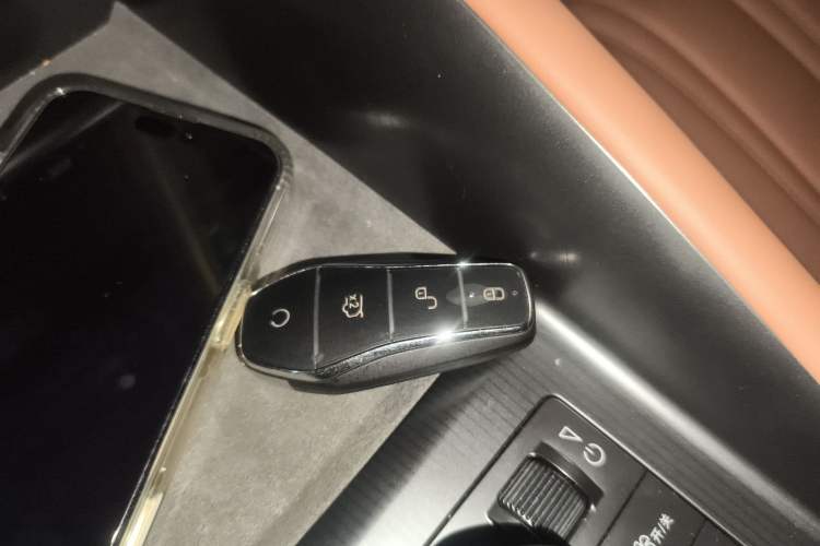 Used BYD Song L EV 2024 662 km Excellence Version
