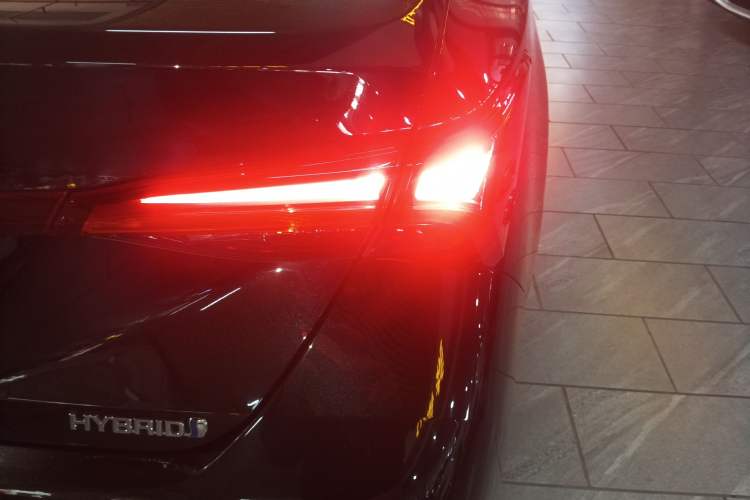 Used Toyota Avalon 2022 Dual-Engine 2.5L Luxury Edition
