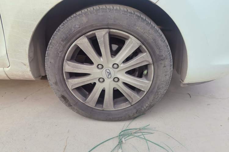 Used Cowin C3 2015 1.5L Manual Gold Diamond Edition
