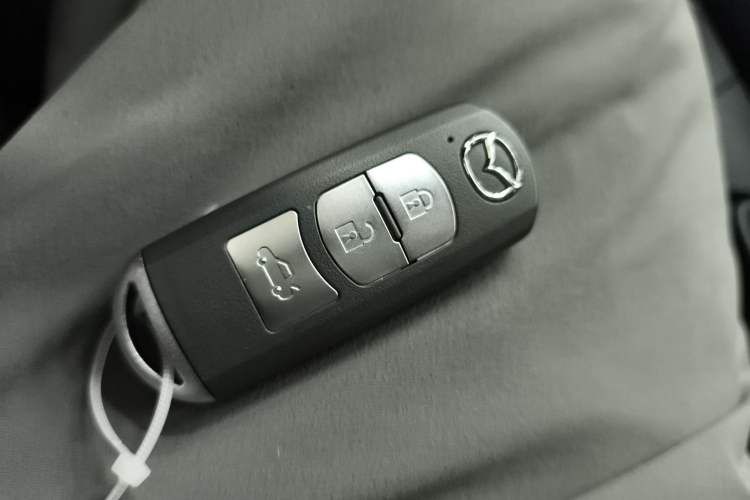 Used Mazda Mazda 3 Axela 2017 Sedan 1.5L Automatic Comfort Model Emission Standard China V
