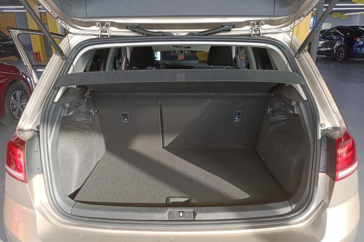 Used Volkswagen Golf 2019 280TSI DSG Comfort Version China VI Standard
