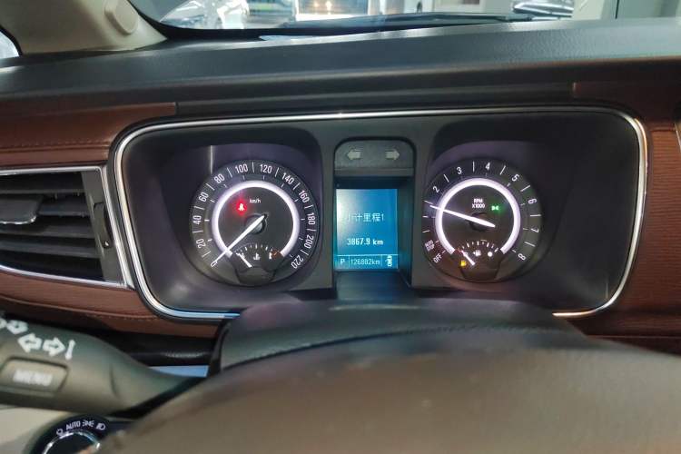 Used Buick GL8 2018 28T Luxury Model China VI Standard
