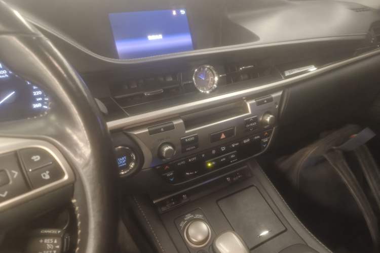 Used Lexus ES 2017 200 30th Anniversary Edition
