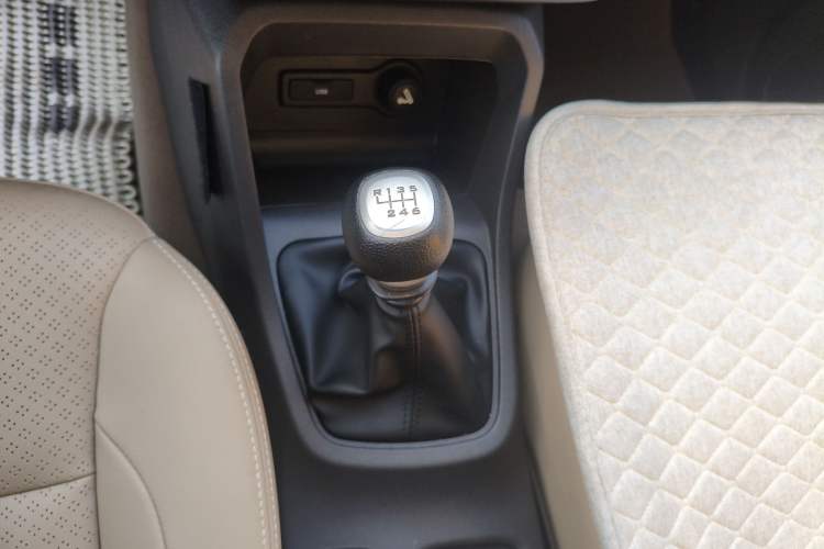 Used Wuling Hongguang 2019 1.5L S Comfort Edition China VI LAR
