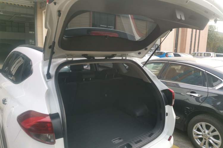 Used Hyundai Tucson 2018 1.6T Dual-Clutch Two-Wheel Drive 15th Anniversary Special Edition
