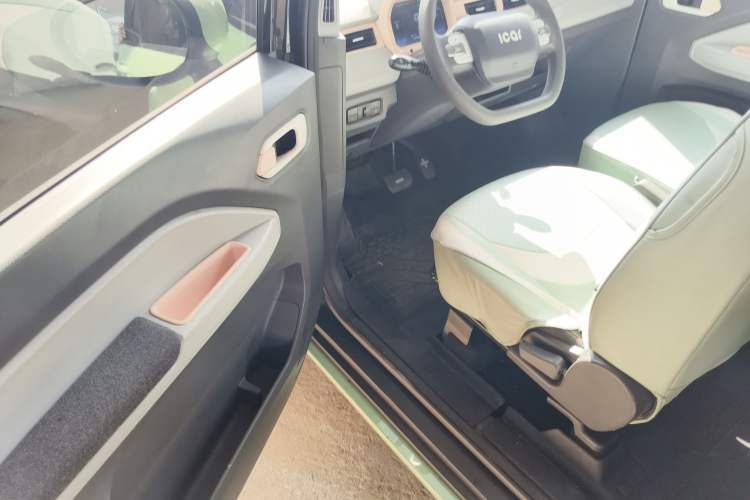 Used Chery QQ Ice Cream 2022 170km Sundae Phosphate Lithium-Ion
