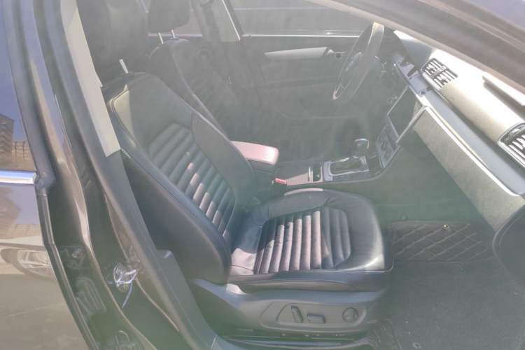 Used Volkswagen Magotan 2015 1.8TSI Advanced Model
