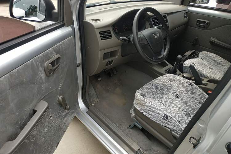 Used Wuling Rongguang V 2019 1.5L Practical Model China VI LAR
