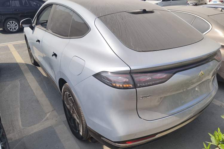 Used  HT 2023 670 Rear-Drive Ultra-High Voltage Version
