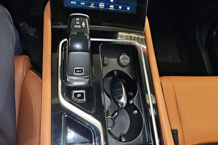 Used Bestune T99 2023 2.0T Automatic Prestige Edition (8AT)
