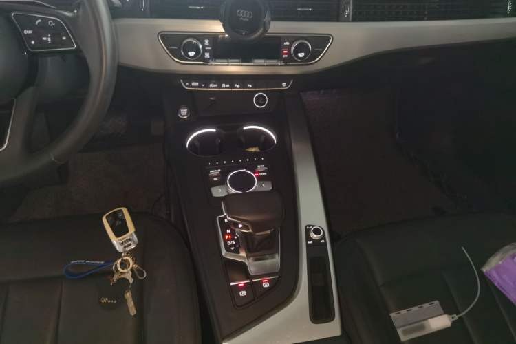 Used Audi A4L 2019 40 TFSI Fashion Edition China VI Emission Standard