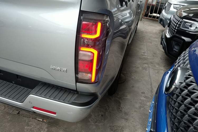 Used Great Wall Poer 2023 2.0T Commercial Version Automatic Diesel Two-Wheel Drive Elite Trim with Long Bed – GW4D20M