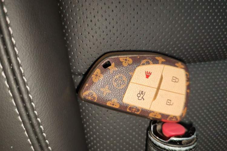 Used Buick Envision 2023 Encore S 552T Two-Wheel Drive Luxury Model
