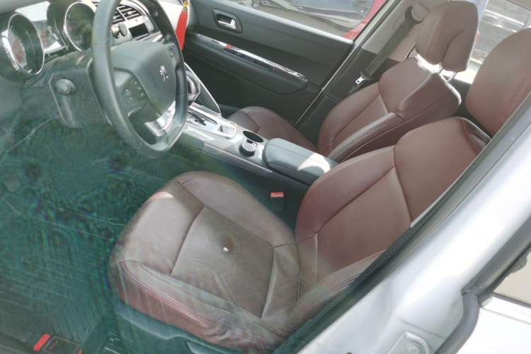 Used Peugeot 3008 2016 1.6THP Automatic Classic Edition
