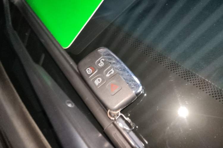 Used Land Rover Discovery Sport 2018 240 PS SE Version