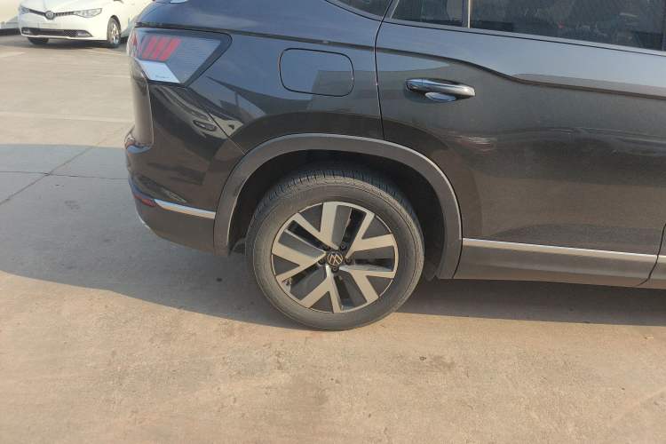 Used Volkswagen Tayron 2023 330TSI Two-Wheel-Drive Luxury Plus Advanced Version
