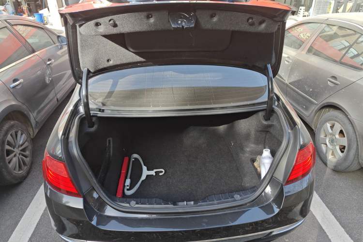 Used BMW 5 Series 2014 525Li Luxury Design Package
