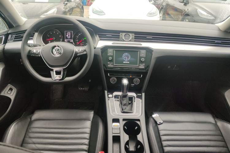 Used Volkswagen Magotan 2019 330TSI DSG Leading Edition China V Standard
