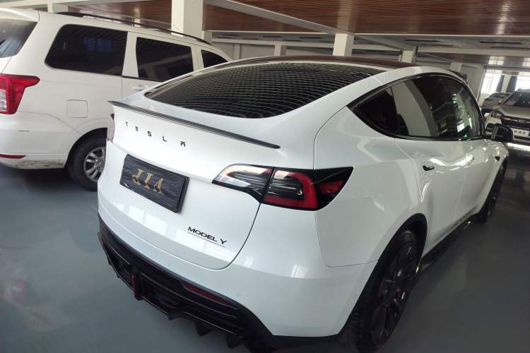 Used Tesla Model Y 2023 High-Performance All-Wheel-Drive Version