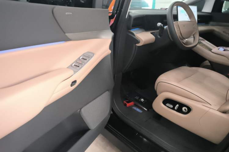 Used XPeng X9 2025 740 Ultra-Long Range Max