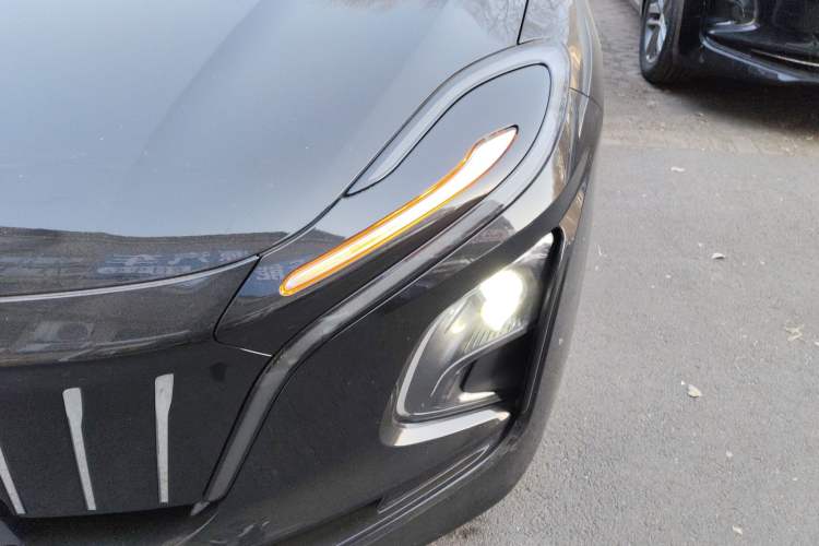 Used Hongqi E-QM5 2024 610 km PLUS
