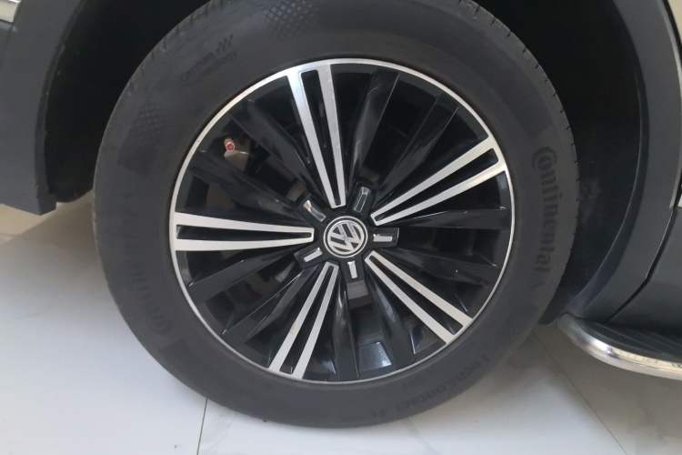 Used Volkswagen Tiguan L 2017 380TSI Automatic All-Wheel-Drive Luxury Edition