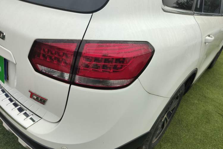 Used Yema T70 2016 Upgraded Model 1.5T Manual Luxury Version
