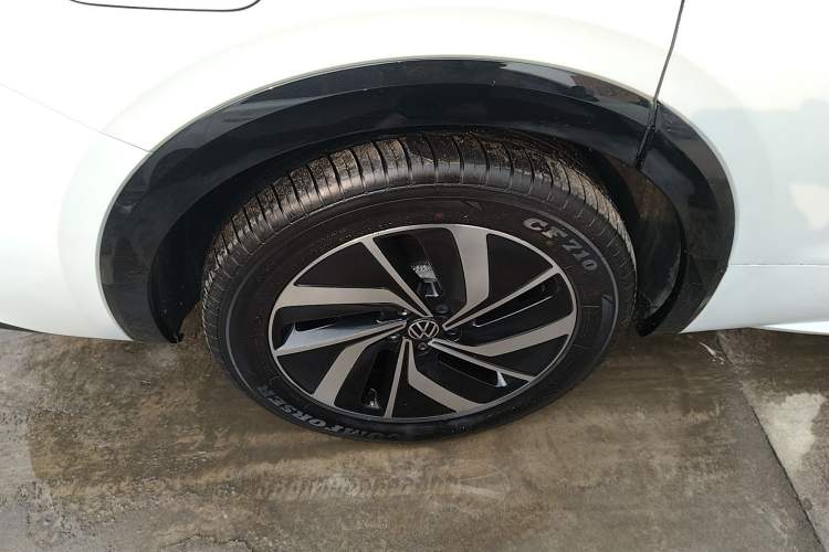 Used Volkswagen Viloran 2024 330TSI Luxury Edition
