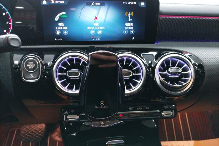 Used Mercedes-Benz A-Class 2022 Revised Version A 200 L Sport Sedan Fashionable Style
