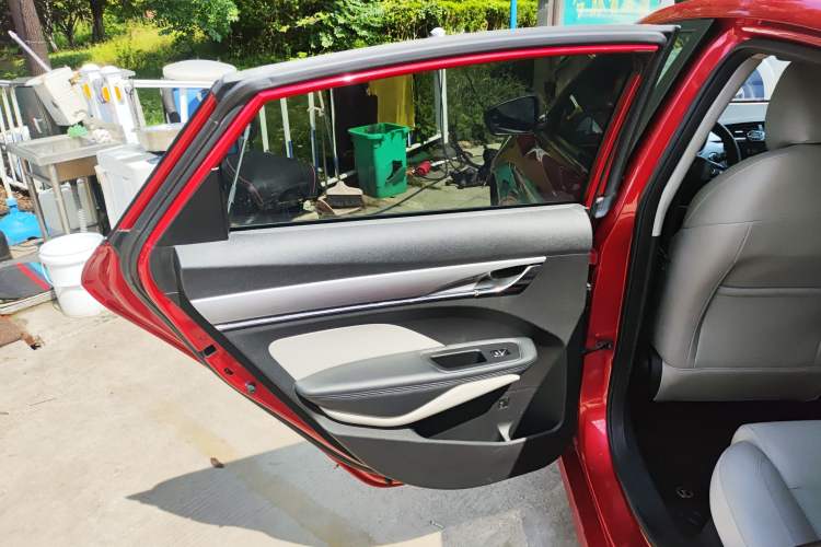 Used Geely Auto Binray 2018 14T CVT Colorful Edition
