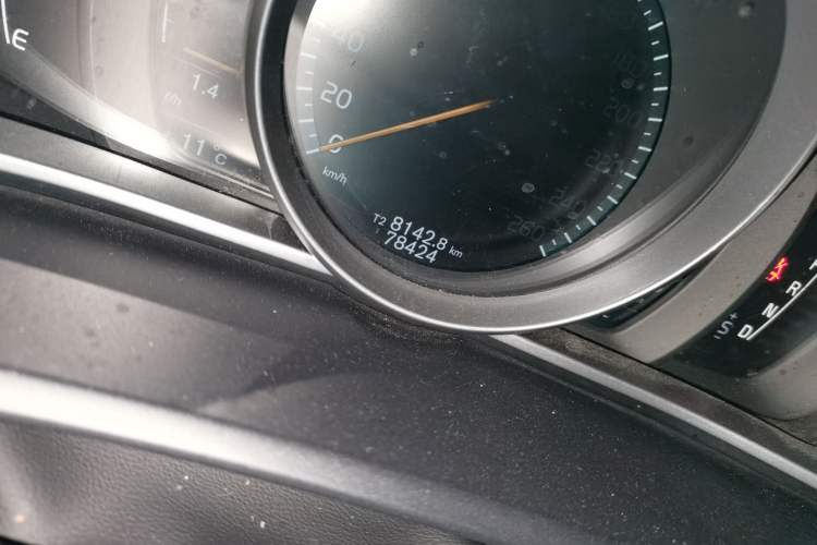 Used Volvo V40 2013 2.0T Zhiya Edition
