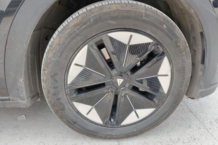 Used Deepal S07 2025 215Max Deep Blue Intelligent Driving AD PRO Range-Extended Version
