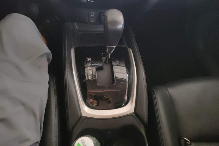 Used Nissan X-Trail 2015 2.0L CVT Comfort MAX Edition 2WD