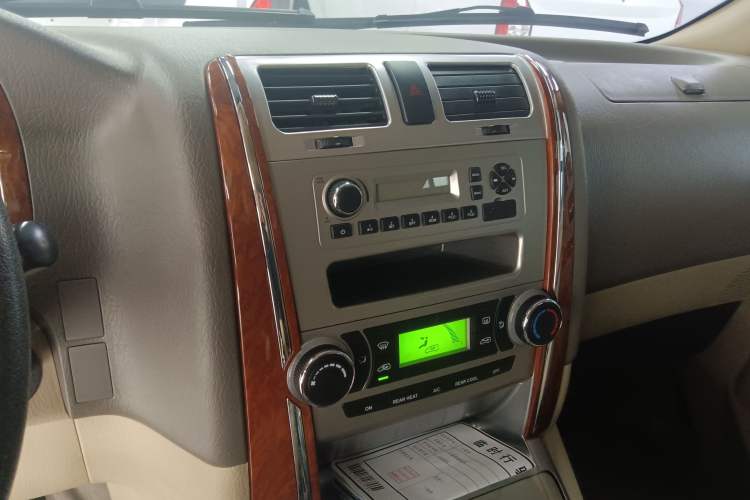 Used Foton Scenic G5 2023 2.4L Gasoline Commercial & Travel Professional Edition Clear-Window 5/9-Seater 4K22D4M
