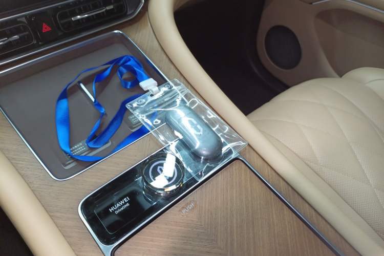 Used Hima AITO M9 2024 Range-Extended Ultra Version 52 kWh 5-Seater Model
