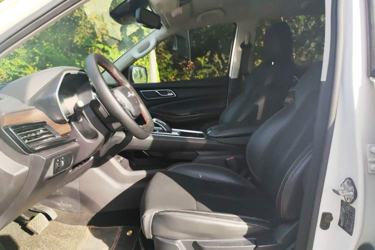 Used JMC Yuhu 9 2019 2.0T Automatic Gasoline Two-Wheel Drive Comfort Edition
