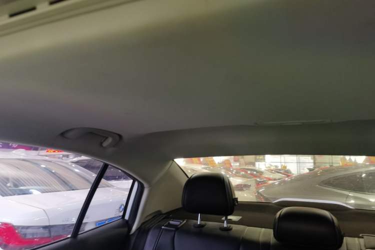 Used Roewe i5 2020 1.5L Automatic 4G Connect Luxury Flagship Edition
