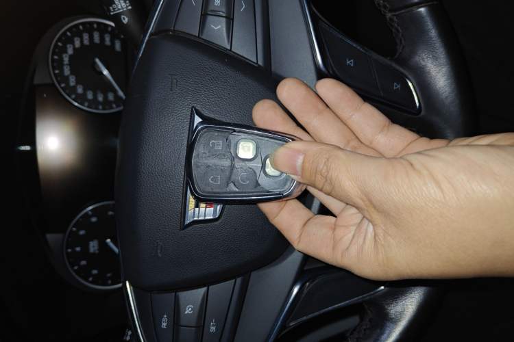 Used Cadillac XT5 2018 25T Luxury Model
