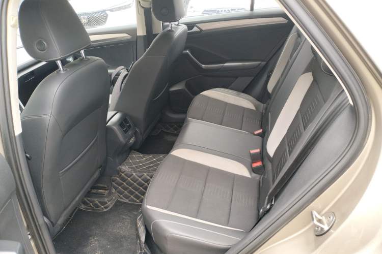 Used Volkswagen T-ROC 2019 280TSI DSG Two-Wheel Drive Advanced Version China VI Standard
