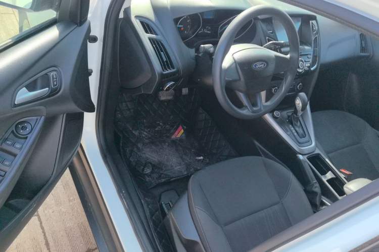 Used Ford Focus 2017 Hatchback 1.6L Automatic Comfort Plus SmartDrive Edition
