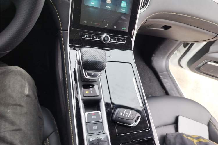 Used Roewe i6 MAX New Energy 2022 EV 500 Grand Touring Edition with Sunroof
