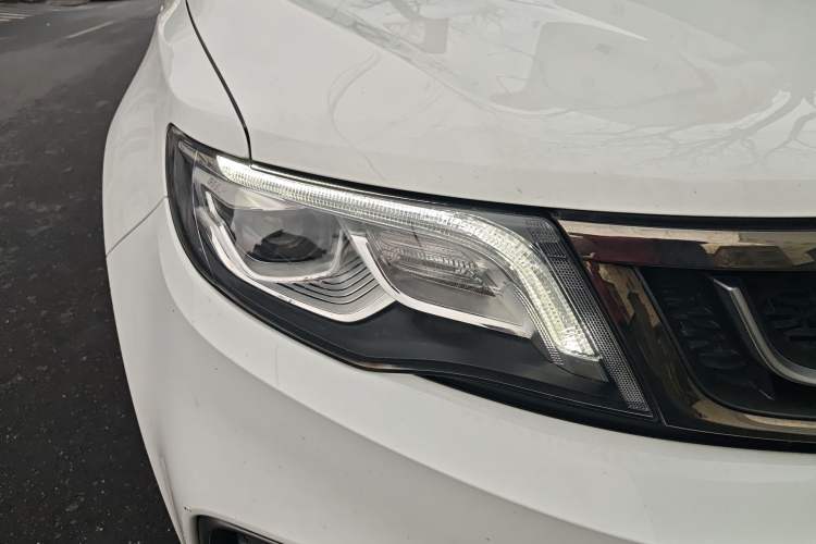 Used Geely Auto Emgrand X7 Sport 2018 1.8TD Automatic Two-Wheel Drive Smart Connect 4G Internet Edition