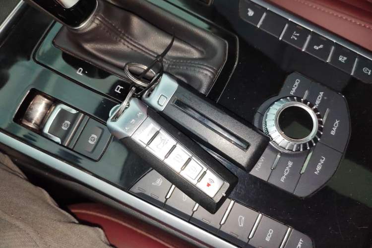 Used Wey VV7 2017 2.0T Flagship Model
