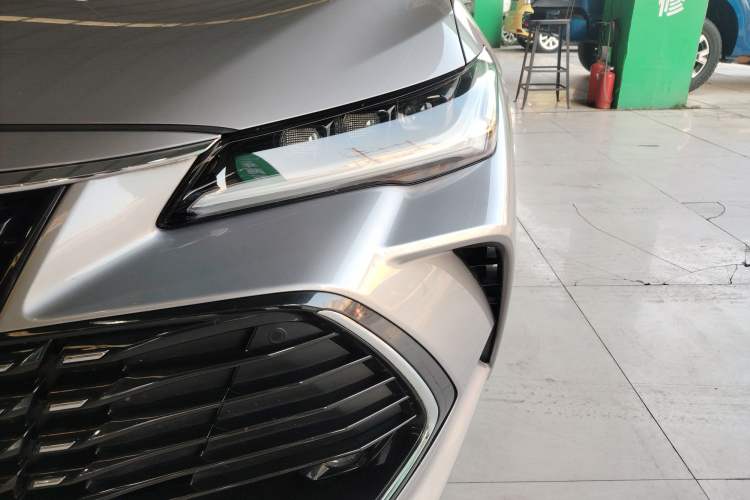 Used Toyota Avalon 2023 2.0L XLE Deluxe Edition
