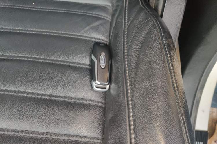 Used Ford Edge 2017 EcoBoost 245 Two-Wheel-Drive Sporty 7-Seater