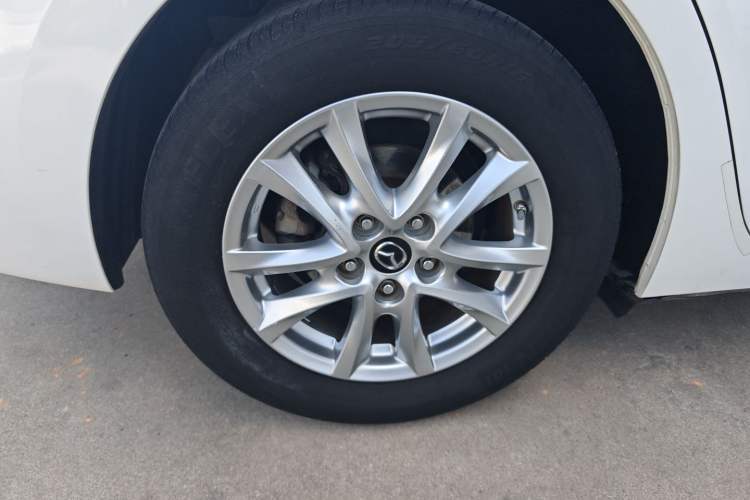 Used Mazda Mazda 3 Axela 2016 Sedan 1.5L Automatic Luxury Model