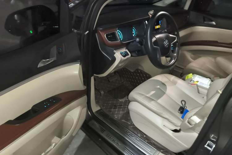 Used Buick GL8 2014 2.4L CT Luxury Business Comfort Edition