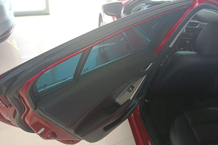 Used Mazda Atenza 2017 2.0L Blue Sky Luxury Edition
